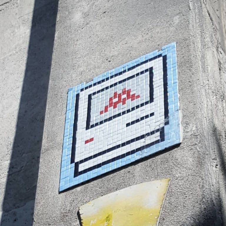 20 ans d’OK Computer – Street art par Invader, Paris