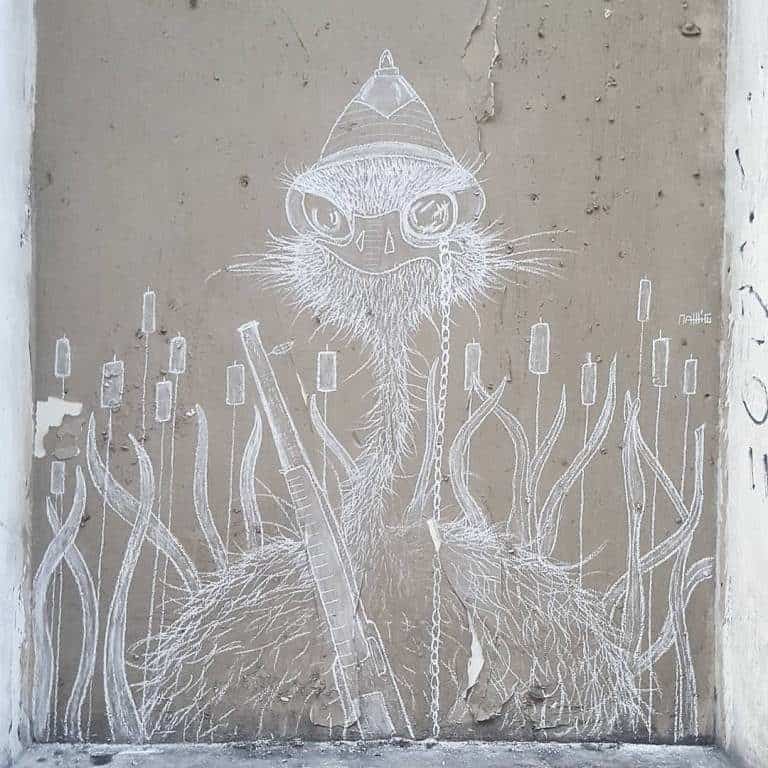 street art par matthieu à la craie autruche musée de la chasse