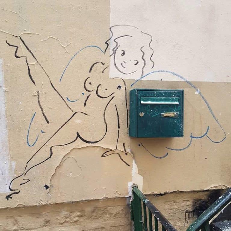 streetart paris par catherine cisinski ange du passage des abbesses montmartre
